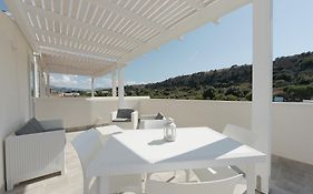 Isule Apartment & Terrace
